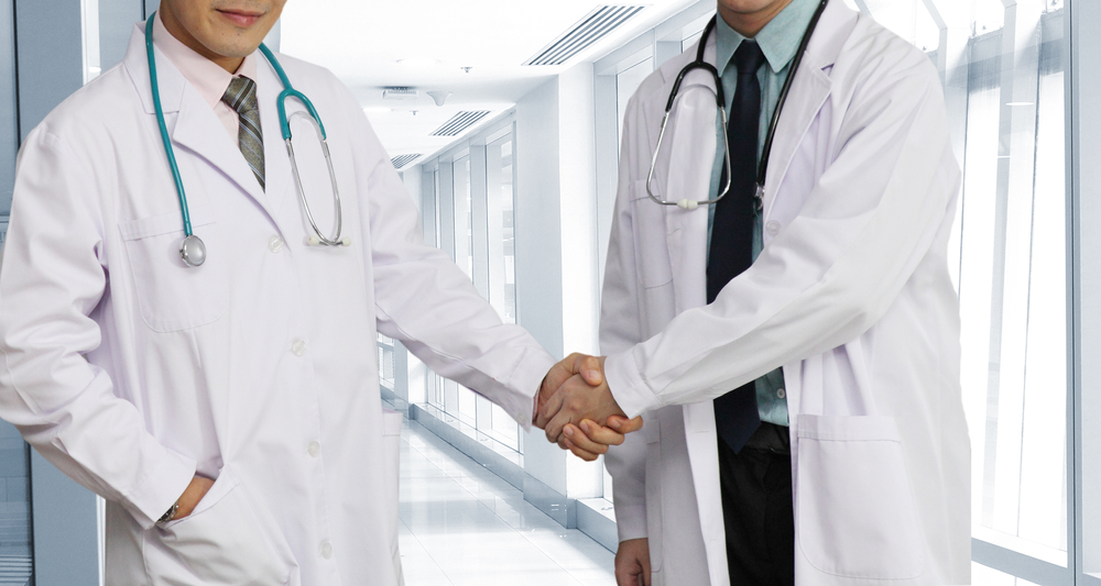 Why Optometrists and Surgeons Collaborate for Better Optical Surgery Results: The Power of Co-Management
