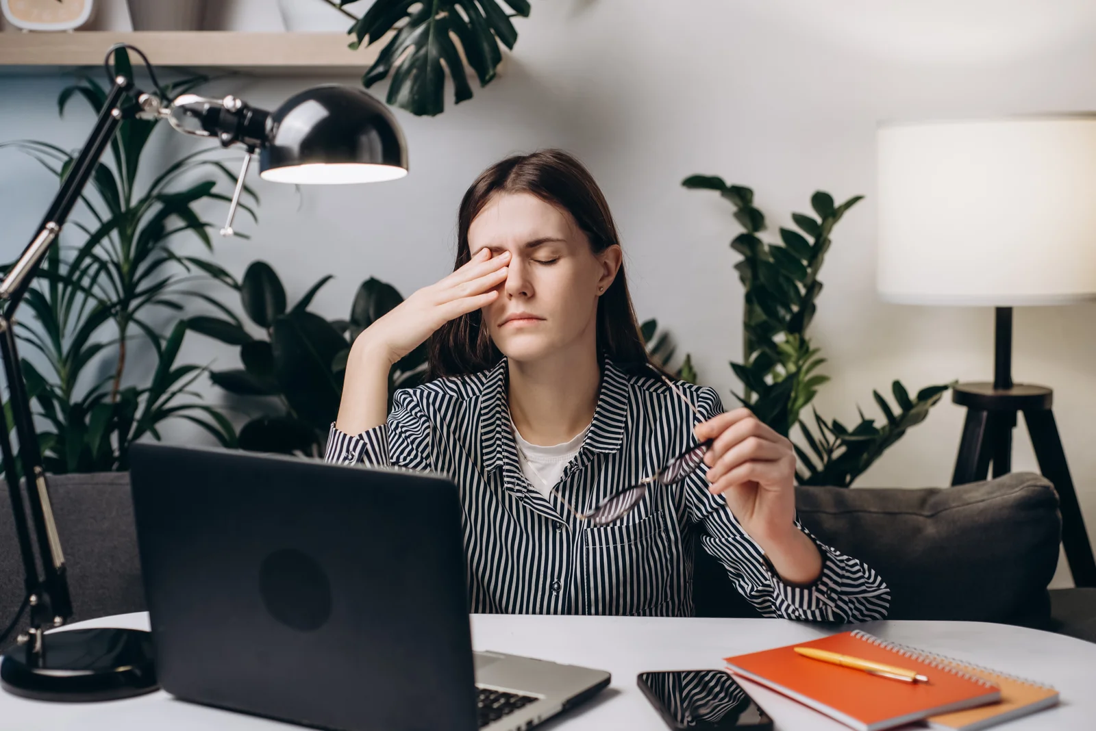 Digital Eye Strain in the "Work From Home" Capital: Blue Light Solutions for Rocky River Professionals