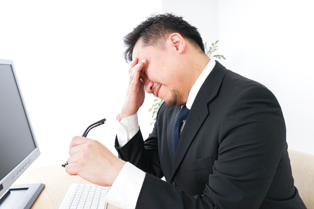 How to Recognize and Manage Eye Strain in the Workplace